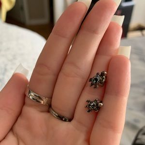 VINTAGE SILVER Turtle sparkling earrings